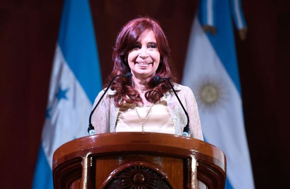 Con respecto al arreglo con el FMI, Cristina opuso una resistencia especulativa sólo cuando tuvo certeza de su mero efecto testimonial.