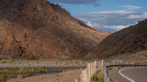 Los Andes | Los Pampeanos con el apoyo de la Nación buscan estirar los tiempos y de esta forma retrasar el inicio de los trabajos de la megaobra hidroeléctrica que se ubicará en Malargüe. / Foto: Ignacio Blanco / Los Andes
