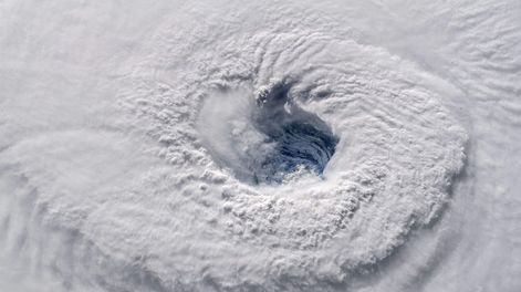 Imágenes impactantes: así se acerca el huracán Florence a la costa este de EE.UU.