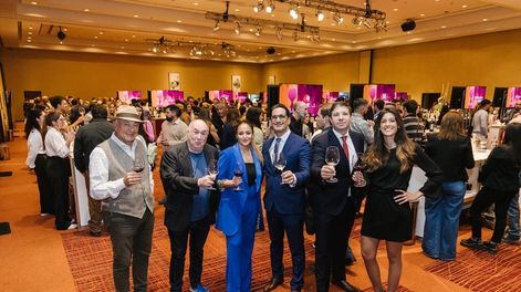 Los Andes | Julio Camsen (presidente directorio grupo HIH), Enrique Chrabolowsky (co-organizador de Alta Gama), Florencia Giamportone (Account manager), Ariel H. Pérez (Gte. Gral. Sheraton Mendoza Hotel y casino), Lucas Bariffo (Gte. De operaciones) y Andrea Rizzo (R