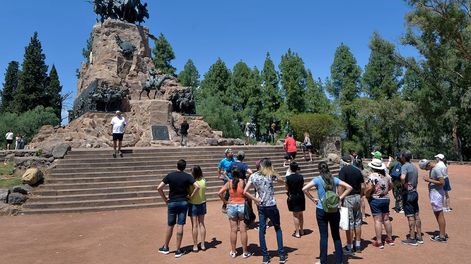 Según un informe, hacer turismo en Mendoza es más caro que en Nueva York, Tokio y Dubái. / Foto: Orlando Pelichotti/ Los Andes