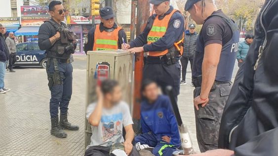Tres sujetos que protagonizaban una riña fueron detenidos en el microcentro