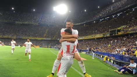 Instituto volvió a sorprender a Boca en el arranque del segundo tiempo y Santiago Rodríguez marcó el tercero. (Federico López Claro / La Voz)