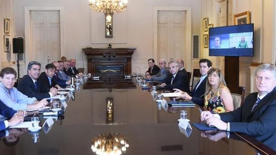 La reunión con los gobernadores del martes 3 de enero en la Rosada. El presidente Alberto Fernández consiguió allí el apoyo de 10 gobernadores.