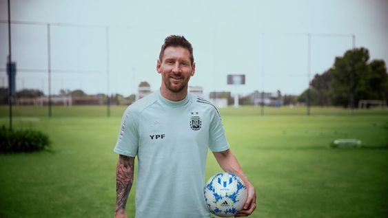 Ya podés conseguir la nueva pelota YPF Messi en todas las estaciones del país