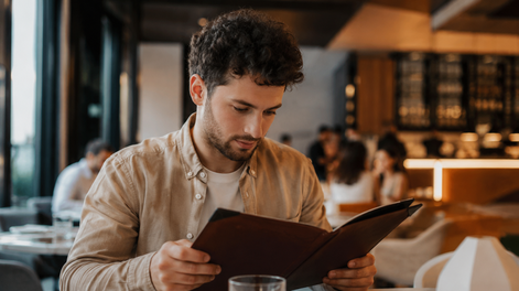 la psicologia dice que las personas que estudian todo el menu antes de la cena no son exigentes