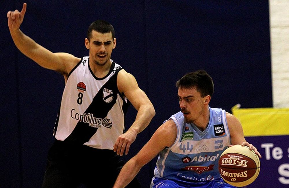 Insólita situación se vivió en el básquet uruguayo con el padre de un jugador que insultó y amenazó a los rivales del equipo de su hijo. / Gentileza.