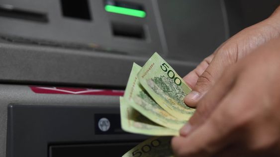 Oficializaron el aumento del salario mínimo en tres tramos: en marzo llegará a los $ 21.600