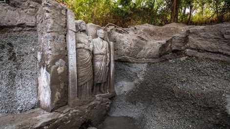 Descubrieron esculturas humanas en una tumba de Pompeya que desafían el rol tradicional de la mujer en Roma