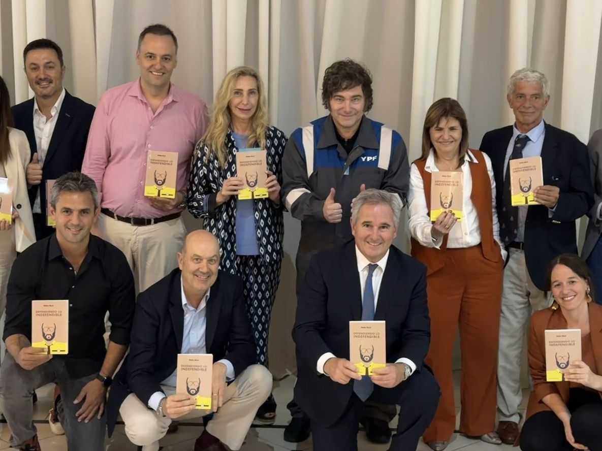 El presidente Javier Milei agasajará a su gabinete en la noche de este lunes con un asado en la Quinta de Olivos, según pudo confirmar la Agencia Noticias Argentinas de fuentes oficiales.