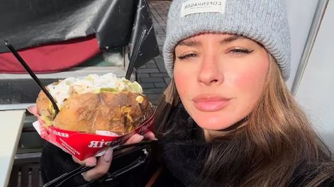 La China Suárez disfrutó de la gastronomía tradicional de Turquía.