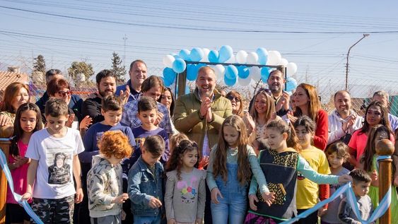 Stevanato inauguró un nuevo playón deportivo en Maipú
