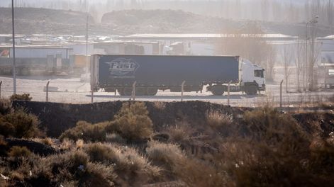 Los Andes | Desde la Asociación Propietarios de Camiones de Mendoza (Aprocam) sostienen, además, que han caído considerablemente los fletes internacionales. Foto: Ignacio Blanco / Los Andes
