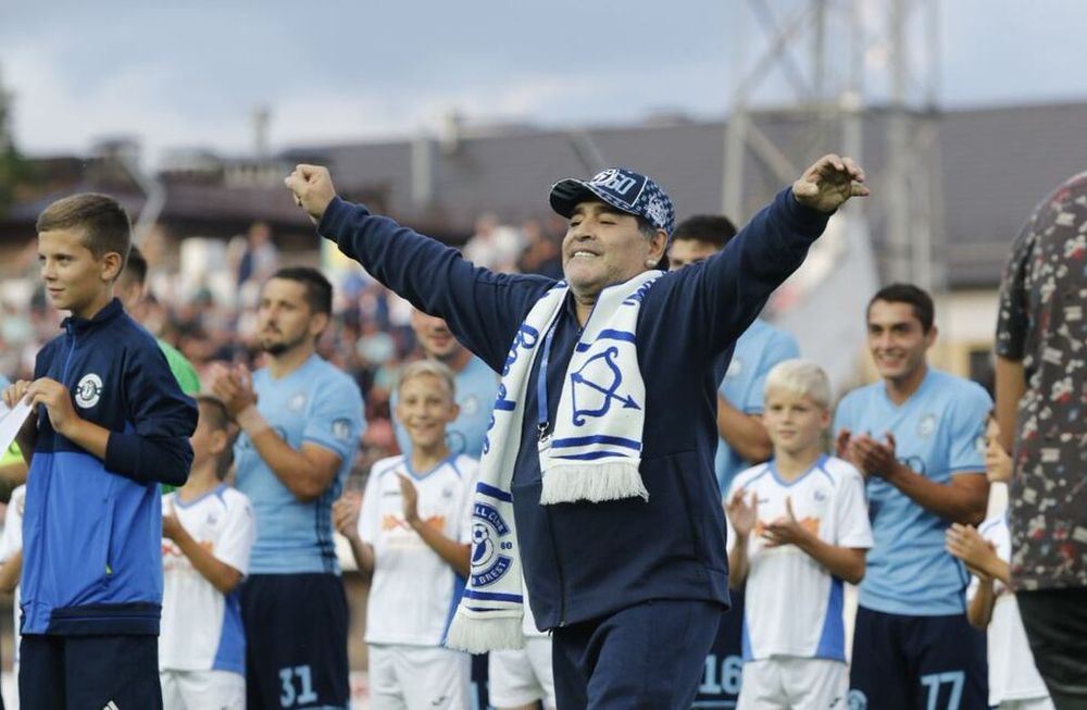 ¿La mano de Dios? El equipo de Maradona clasificó sobre la hora