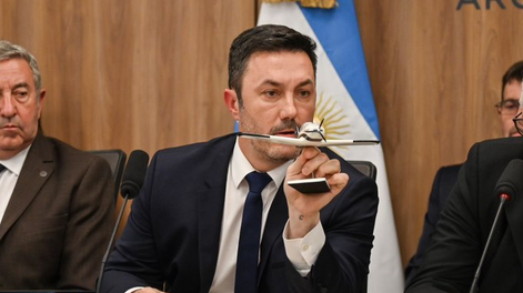 Javier Milei afirmó que Luis Petri es un ser humano formidable.