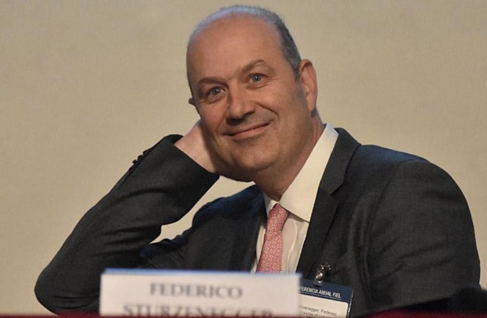 Sturzenegger reveló las tres reformas cruciales que se vienen y habló de su relación con Caputo  (Foto archivo)