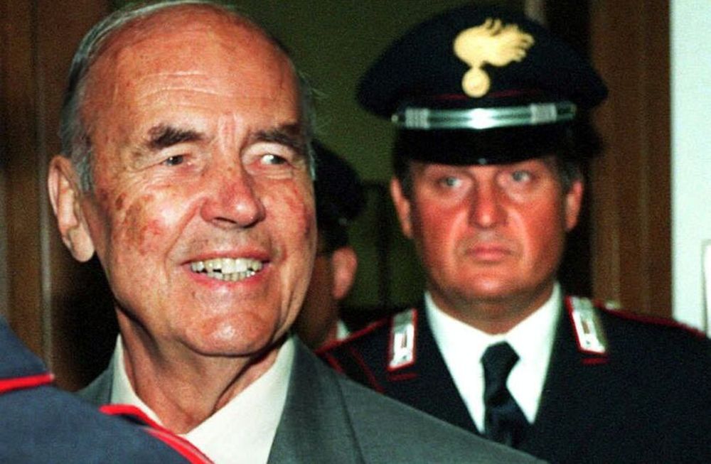 Controversia sobre el funeral de Priebke
