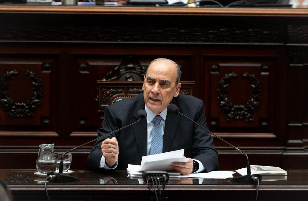 Guillermo Francos cuestionó el episodio en el que el dirigente del Movimiento del Trabajadores Excluidos, Juan Grabois, se cruzó con pasajeros del Aeropuerto de Ezeiza y rechazó las críticas del papa Francisco.