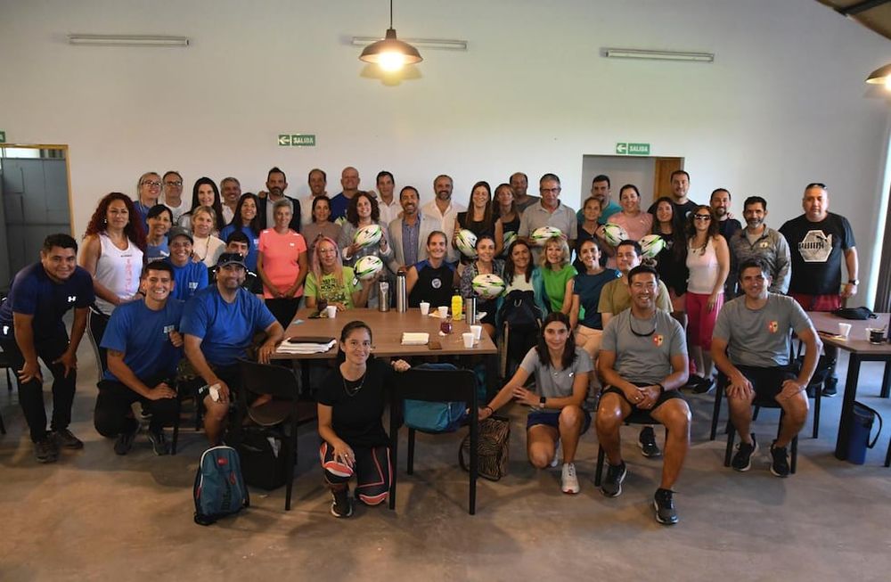 Capacitaciones para profesores en el área de educación física en el ámbito de la especialidad rugby Touch.