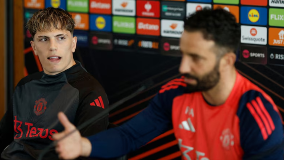 Alejandro Garnacho fue relegado por el DT del Manchester United, Ruben Amorim