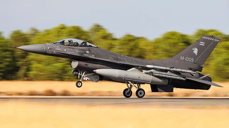 Aviones de caza F-16 adquiridos por Argentina a Dinamarca