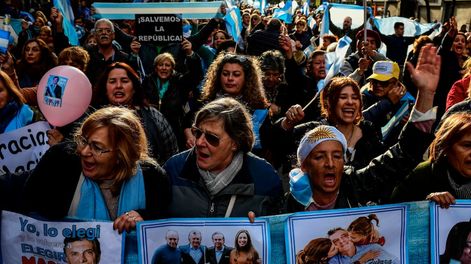 La crisis va gestando nuevos bloques políticos - Por Edgardo R.  Moreno