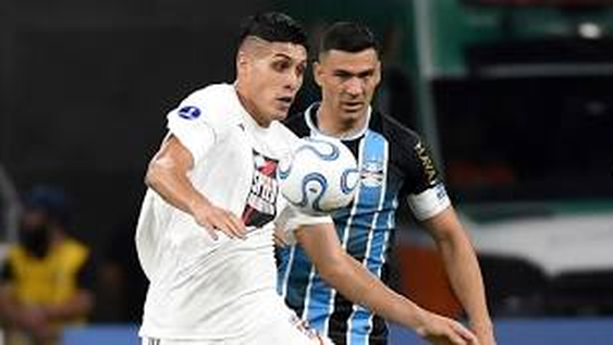Pese a la ventaja de un jugador más a lo largo del segundo tiempo, el Malevo no logró sumar en Porto Alegre, donde perdió 1 a 0.&nbsp;