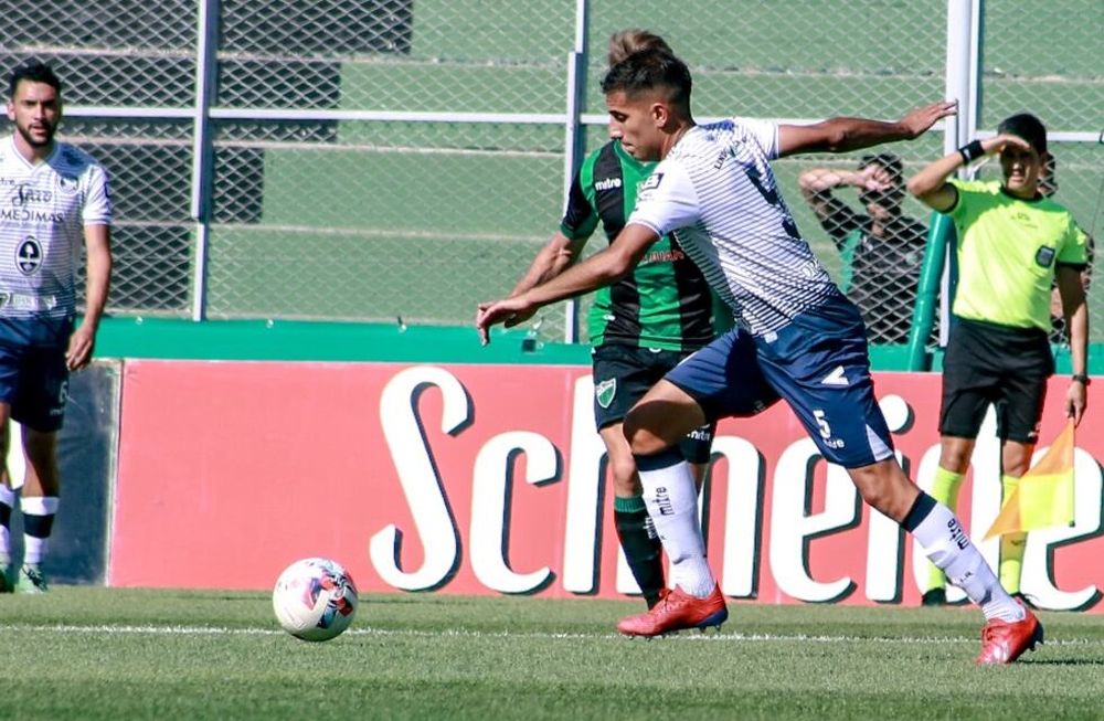 Independiente Rivadavia intenta clasificar a la final de la Primera nacional en el partido que disputa ante San Martín en San Juan.