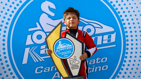 El flamante campeón argentino de la categoría mini de karting, quien se lució en la ciudad de Río Cuarto, donde logró alzarse con el campeonato.