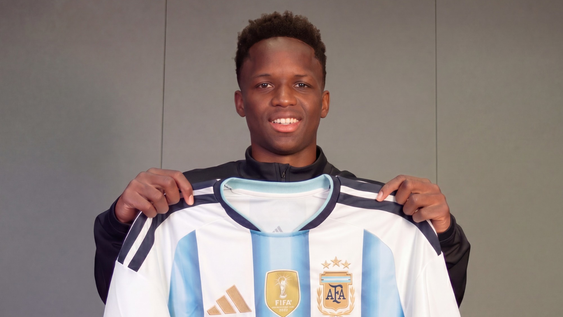 Kiki Ramos sobreviviente del terremoto de Haití, debutó en la Selección Argentina.