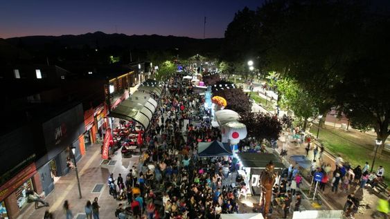 Cerca de 50 mil personas pasaron por los kioscos de Maipú