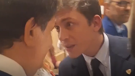 Fuerte cruce entre Santiago Caputo y Facundo Manes. Fuerte cruce entre Santiago Caputo y Facundo Manes.