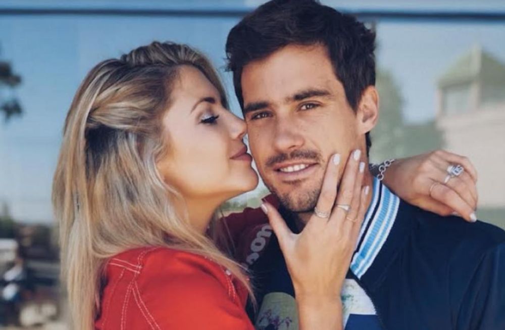 La pareja siempre comparte su relación por las redes.