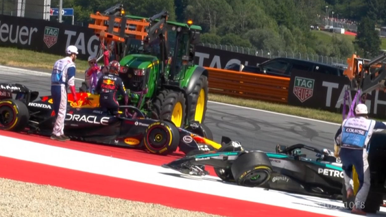Accidente entre Max Verstappen y Kimi Antonelli en el GP de Austria