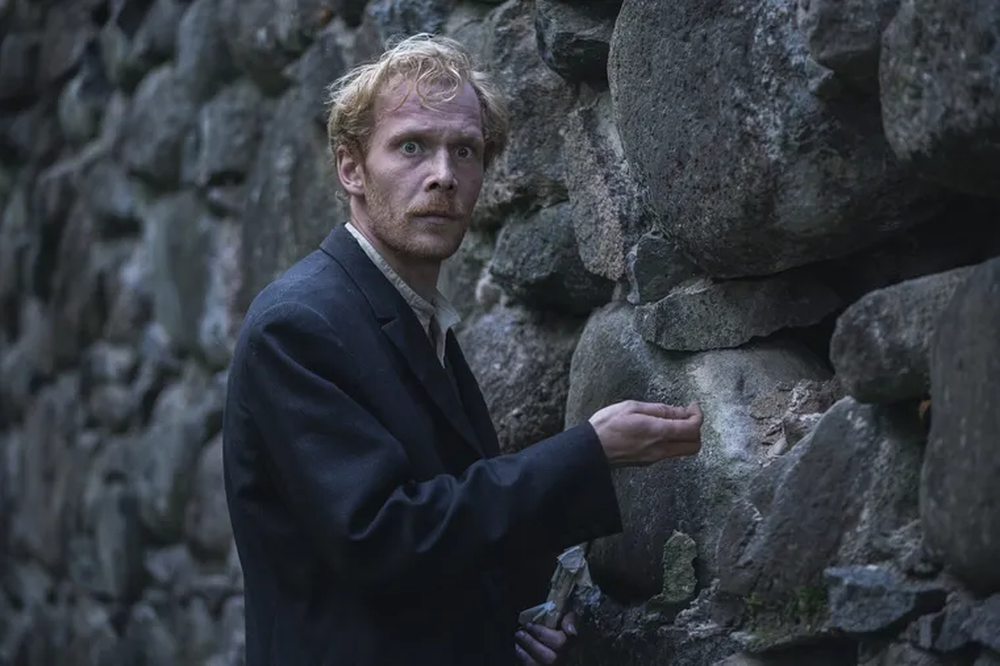 Prime Video y su nueva pel&iacute;cula, "La Sombra", sobre un poeta con esquizofrenia.