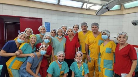 En un trabajo en conjunto de cirujanos, profesionales en gastroenterología y personal de anestesiología, los galenos trataron exitosamente el diagnóstico de acalasia de un pequeño paciente. Foto: Prensa Gobierno de Mendoza