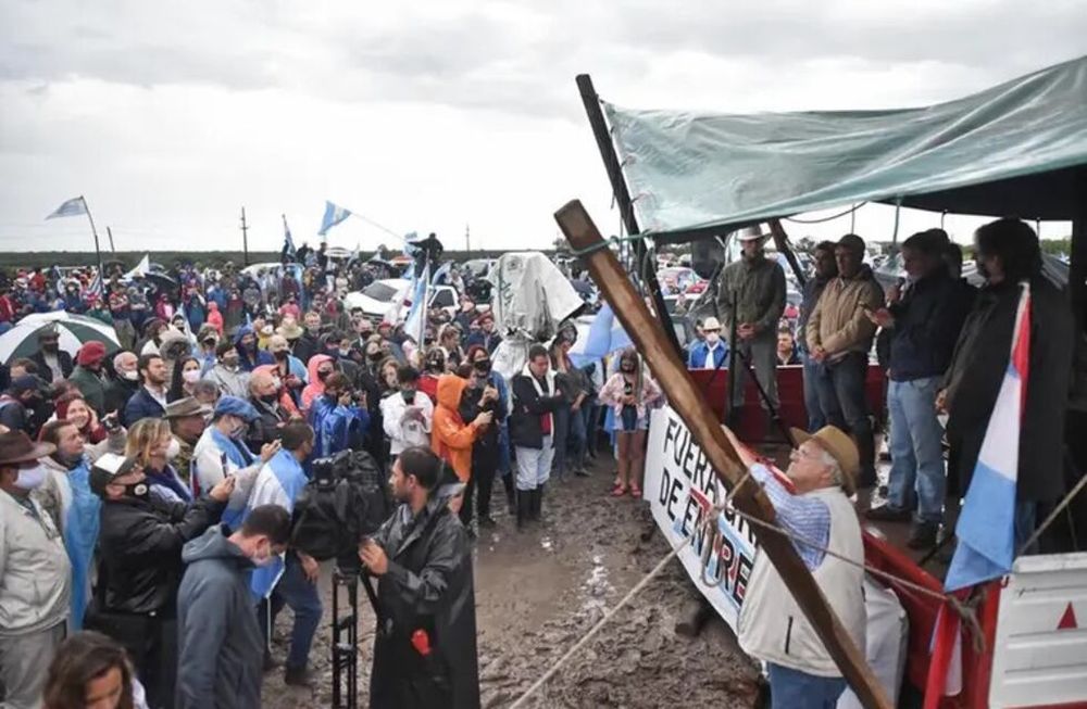 Movilización de productores en la estancia de los Etchevehere - Gentileza
