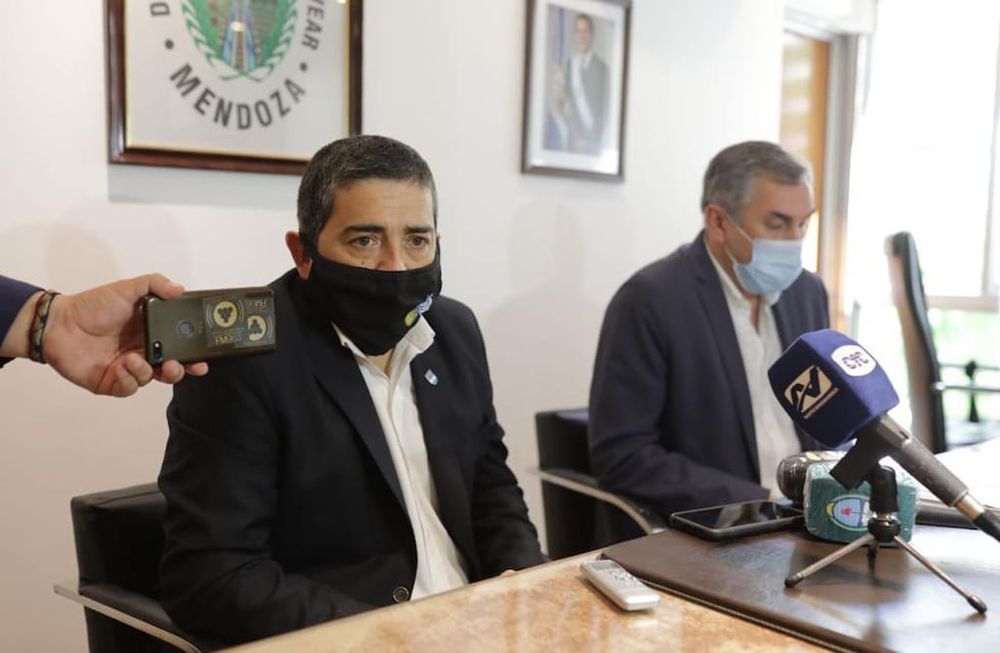 El intendente de General Alvear, Walther Marcolini, dio positivo en coronavirus y también debieron aislar al ministro Vaquié que estuvo reunido con él.