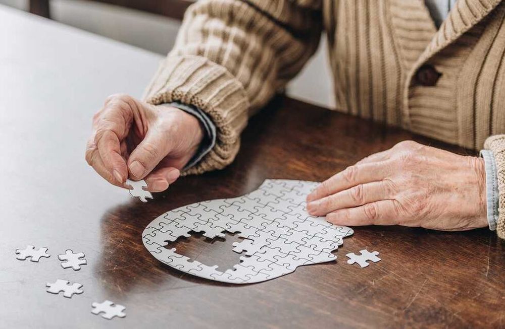 La enfermedad de Alzheimer es la forma más común de demencia
