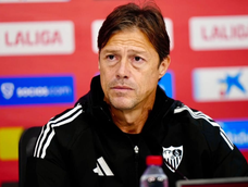 El Pelado recordó a Diego en una conferencia de prensa, en la que manifestó su profundo amor por el Diez, no dudó en calificarlo como el mejor. El Pelado recordó a Diego en una conferencia de prensa, en la que manifestó su profundo amor por el Diez, no dudó en calificarlo como el mejor.