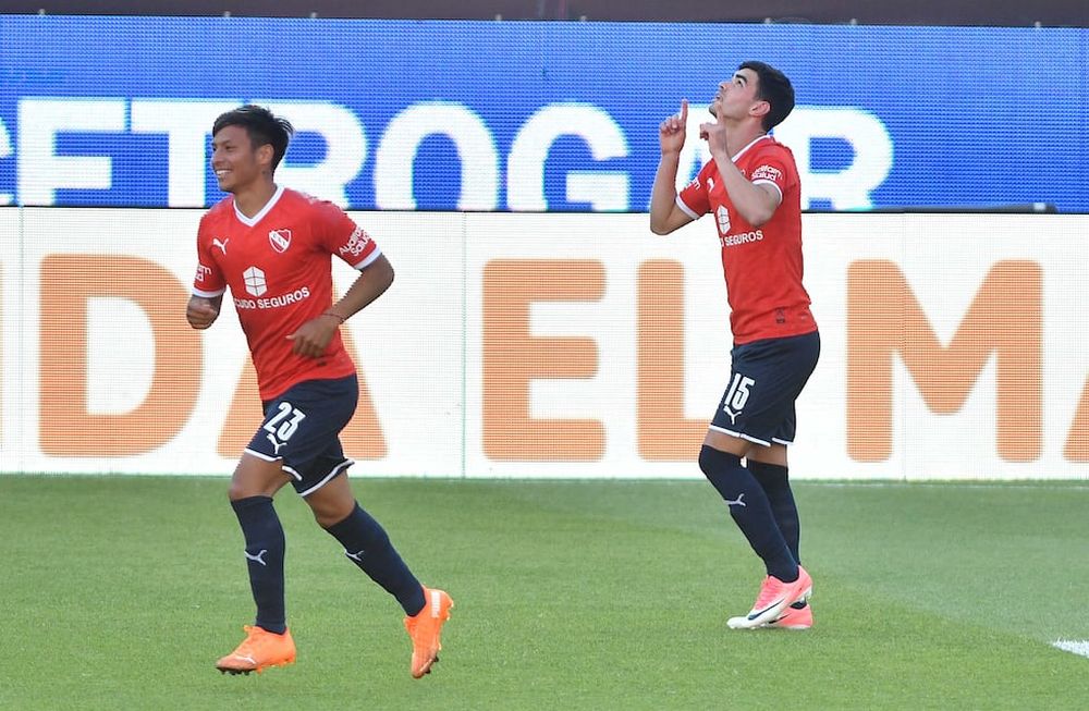 Telam, Buenos Aires, 06 de diciembre de 2020: Alan Soñora (15),  festeja el primer gol de Independiente que enfrenta a Defensa y Justicia en el estadio Libertadores de América, por la sexta fecha del Grupo 2 de la Copa Diego Armando Maradona.Foto: Alfredo Luna/Pool ARGRA/cf/Telam
