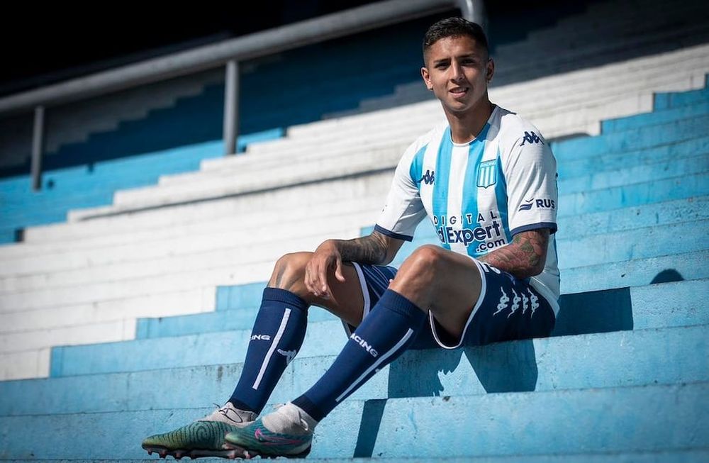 Agustín Almendra, durísimo con Darío Benedetto. / Gentileza.
