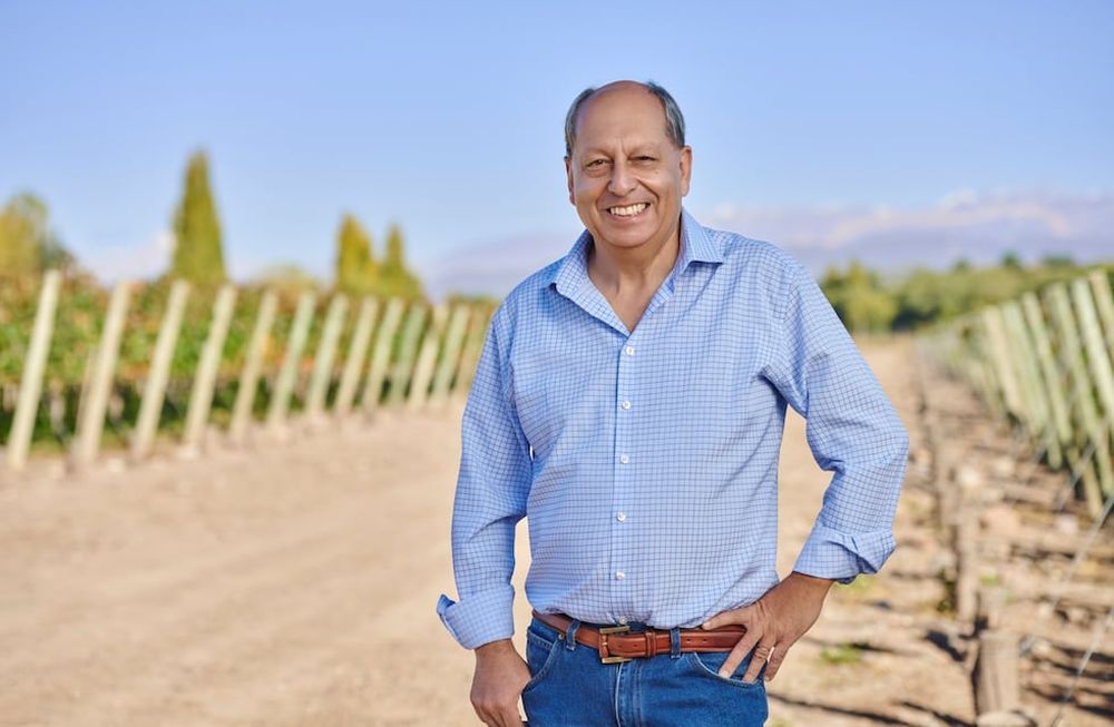 Para González, titular de la Academia Argentina de la Vid y el Vino, caracterizar el Bonarda significó un viaje de descrubrimiento, una aventura que lo llevó por un recorrido de lugares y tiempo.