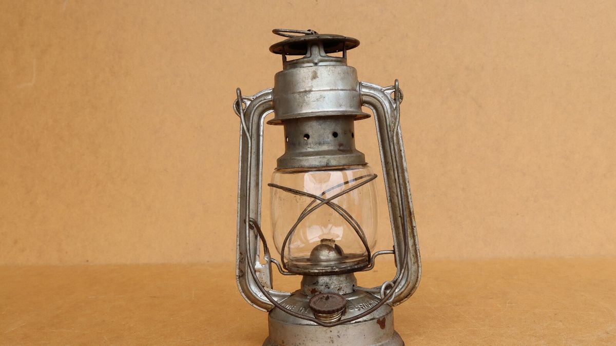 La linterna vieja no la tires, tenés un tesoro en casa: la mejor forma de reutilizarla