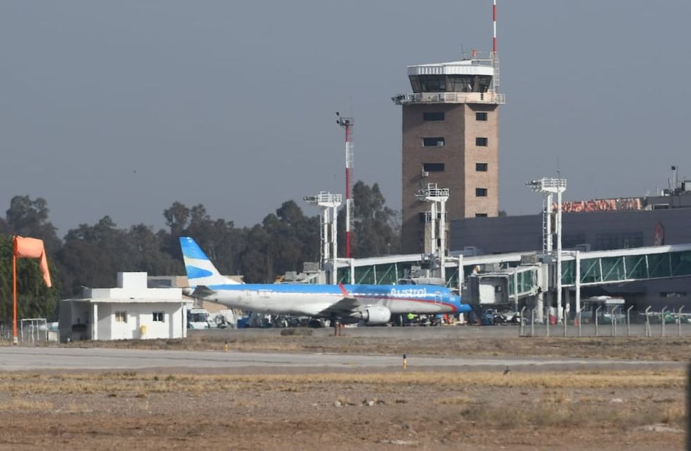 Suspenden el paro de controladores aéreos