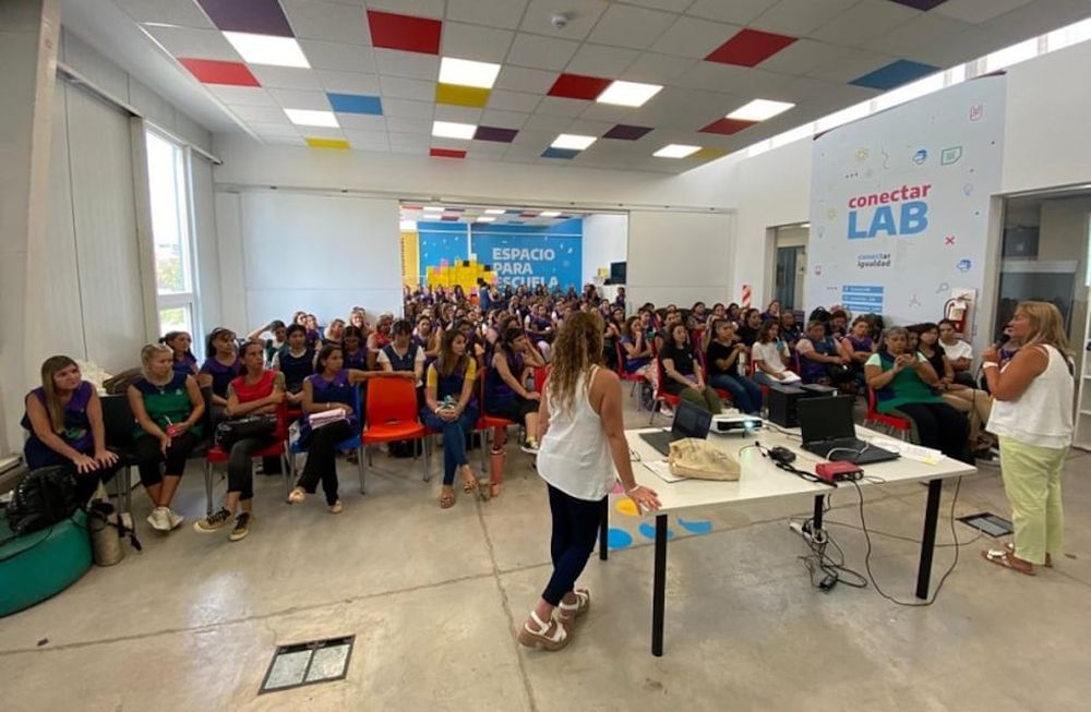 Personal de Godoy Cruz se capacitó de cara al inicio de clases en los jardines maternales