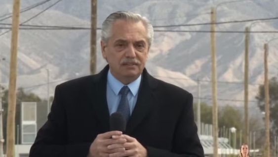 El Presidente de la Nación entregó 788 viviendas en la provincia cuyana. Foto: Captura video