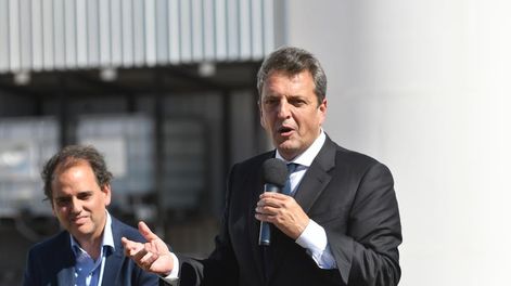 Los Andes | Sergio Massa en Río Cuarto, en el cierre del acto en el que varias municipalidades de la provincia se sumaron al sistema de la tarjeta Sube. (Tomás Fragueiro / La Voz)