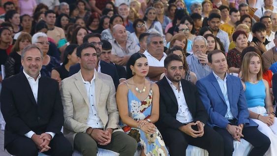 Los intendentes Matías Stevanato (Maipú), Emir Andraos (Tunuyán), Flor Destéfanis (Santa Rosa), Fernando Ubieta (La Paz)  junto al jefe comunal saliente de Lavalle, Roberto Righi. Foto: @MatiasStevanato