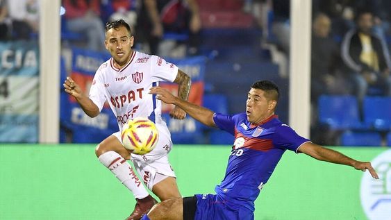 Unión sacó ventaja en Victoria y le ganó a Tigre